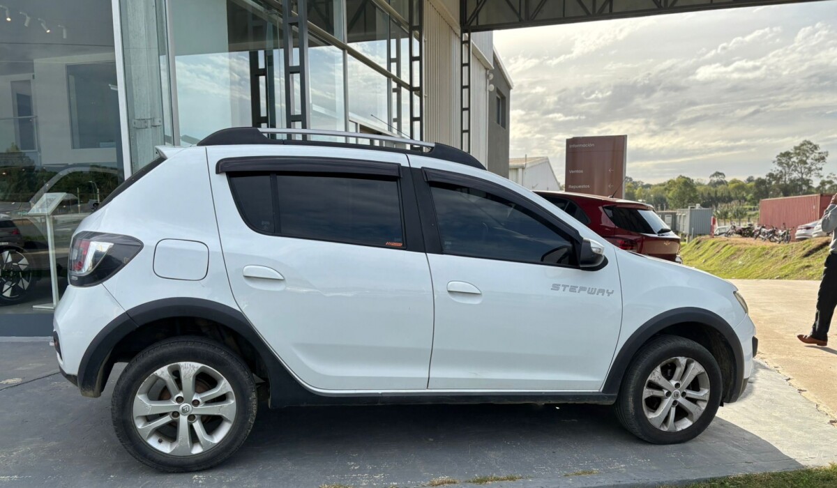 Renault Stepway Privilege - 2015 Renault Stepway Privilege - 2015