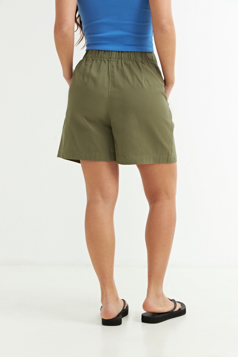 Short tipo gabardina con elastico VERDE OLIVA
