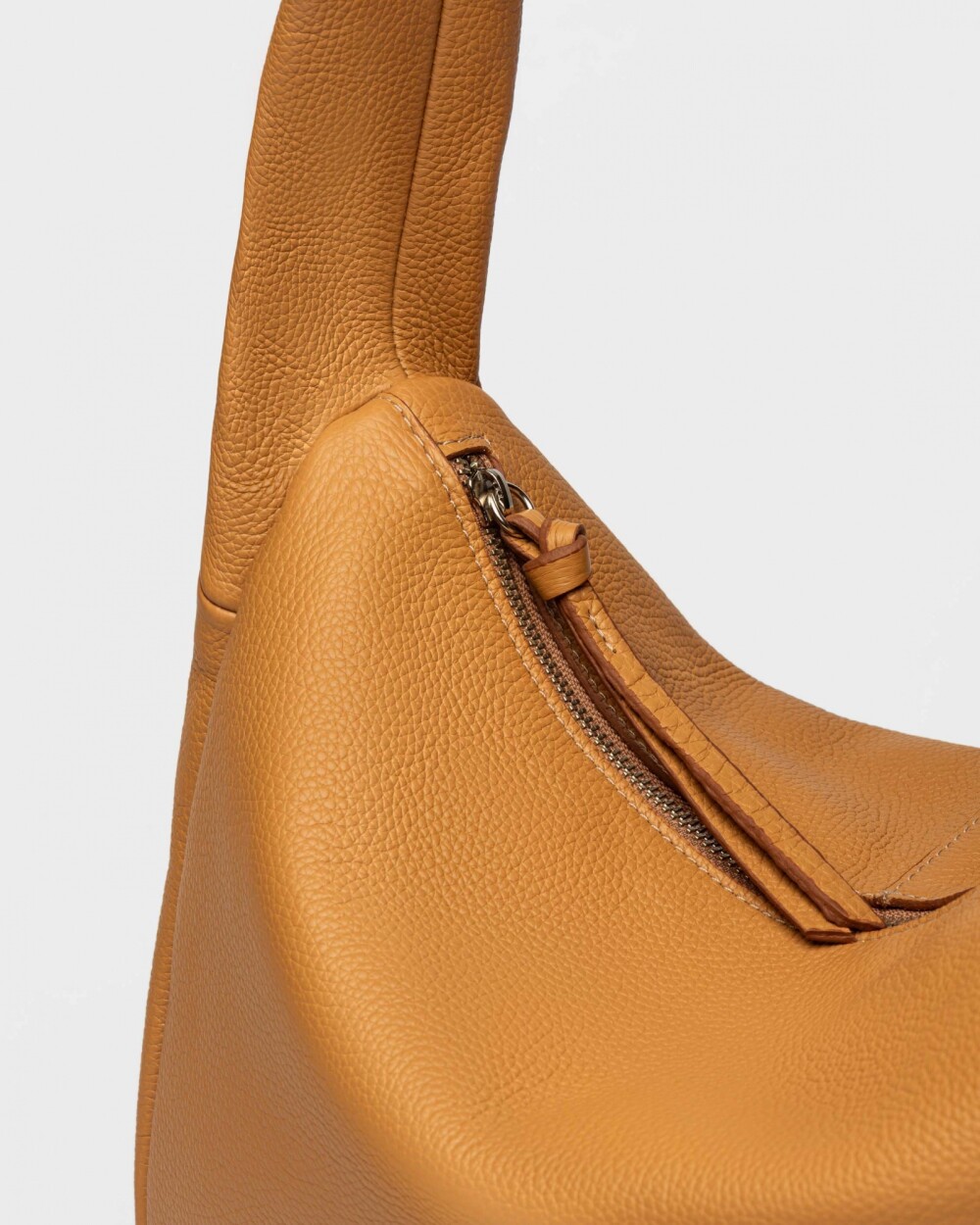 Bolso Nicky en cuero graneado Cuoio