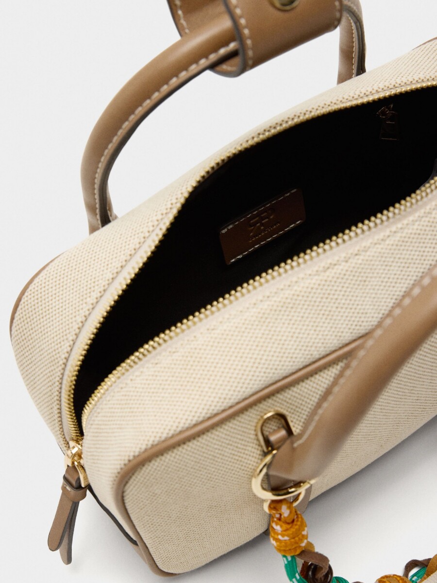 Bolso Tote Rectangular Con Colgante crudo