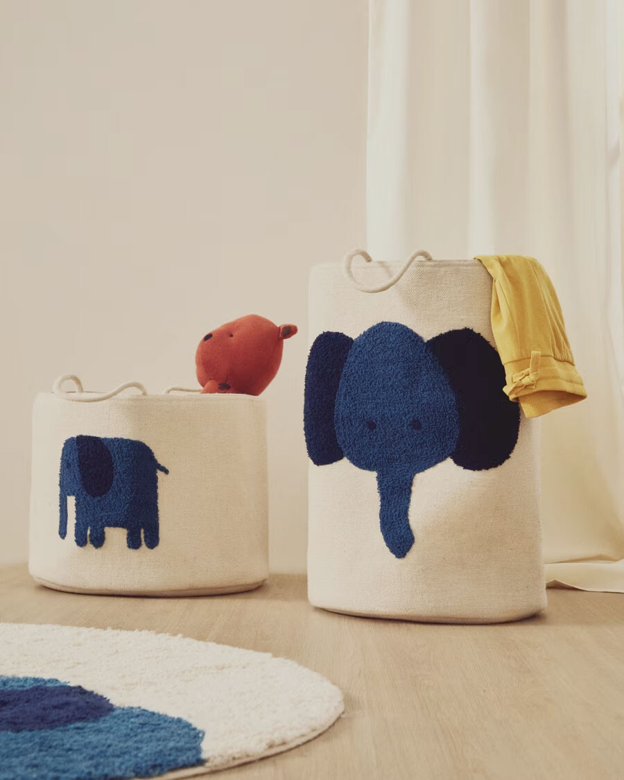 Cesta Tandani de algodón beige con elefante azul 50 cm Cesta Tandani de algodón beige con elefante azul 50 cm