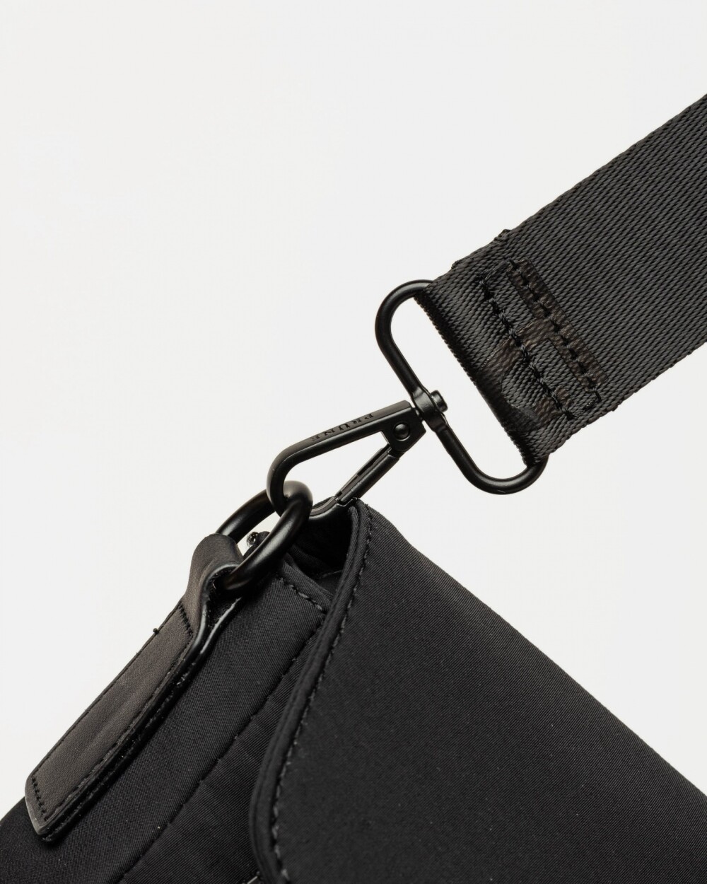 Bandolera Flight en nylon Negro