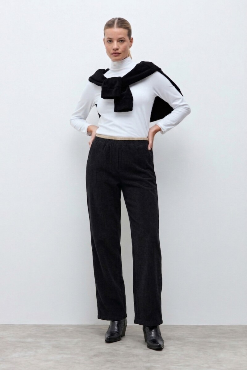 Jogger acanalado con vivo negro