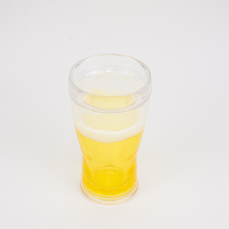 Vaso De Cerveza Con Líquido Enfriante Vaso De Cerveza Con Líquido Enfriante