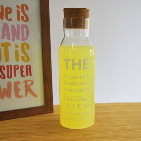 Botella de vidrio Olalá Casasunco con tapa de corcho 1LT Botella de vidrio Olalá Casasunco con tapa de corcho 1LT