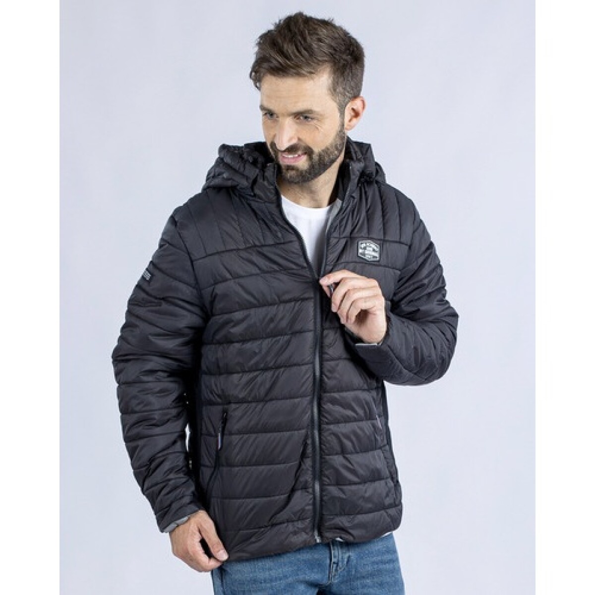 Campera de nylon con capucha para hombre UFO Ralph 1374 Negra 