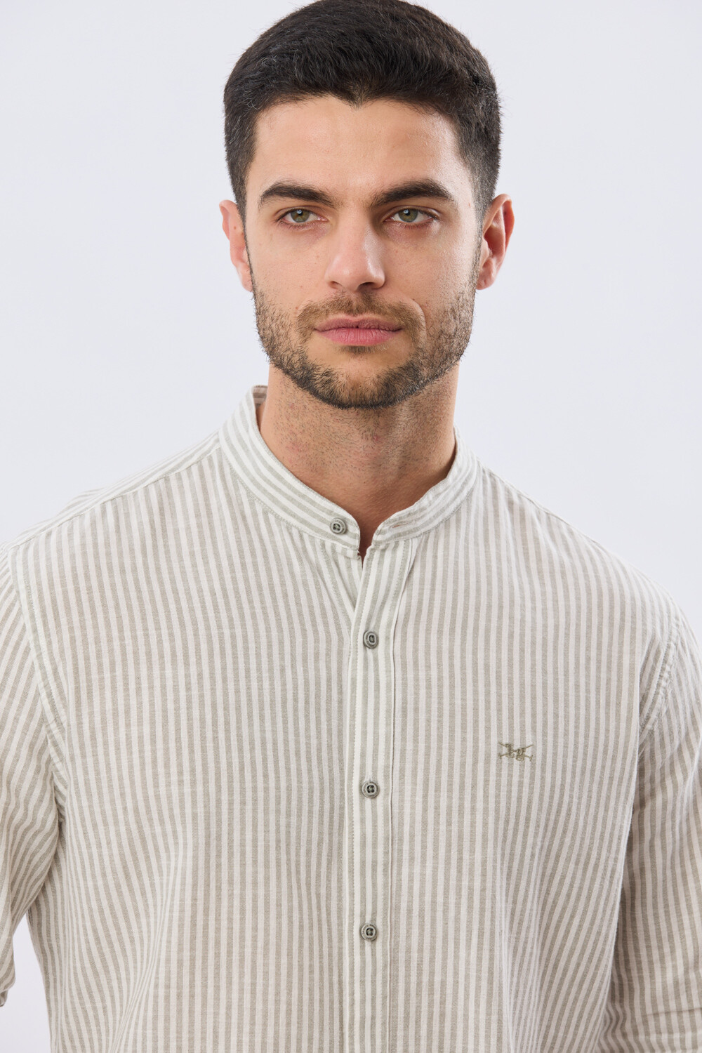CAMISA RAYADA DE LINO CUELLO MAO Verde