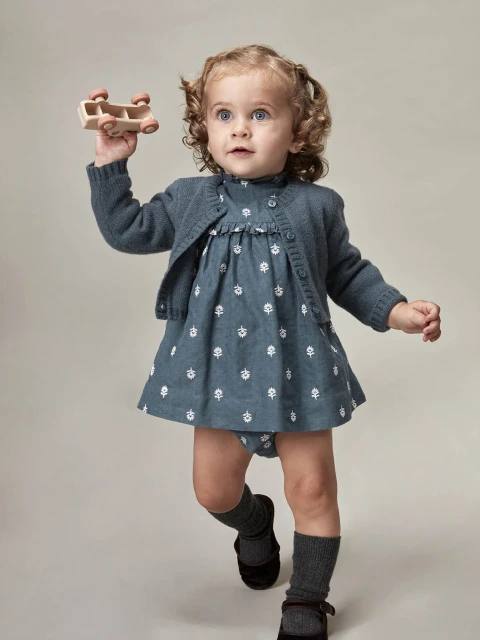 Vestido Bordado De Flores Plomo