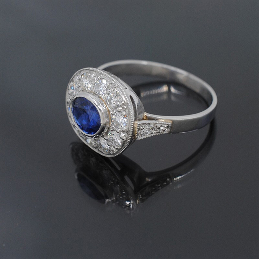 Anillo Nuevo Estilo Antiguo, Platino, Brillantes Y Zafiro Anillo Nuevo Estilo Antiguo, Platino, Brillantes Y Zafiro