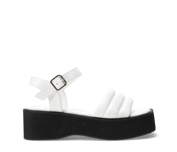 Sandalia CORK Con pulsera y capellada capitoneada White