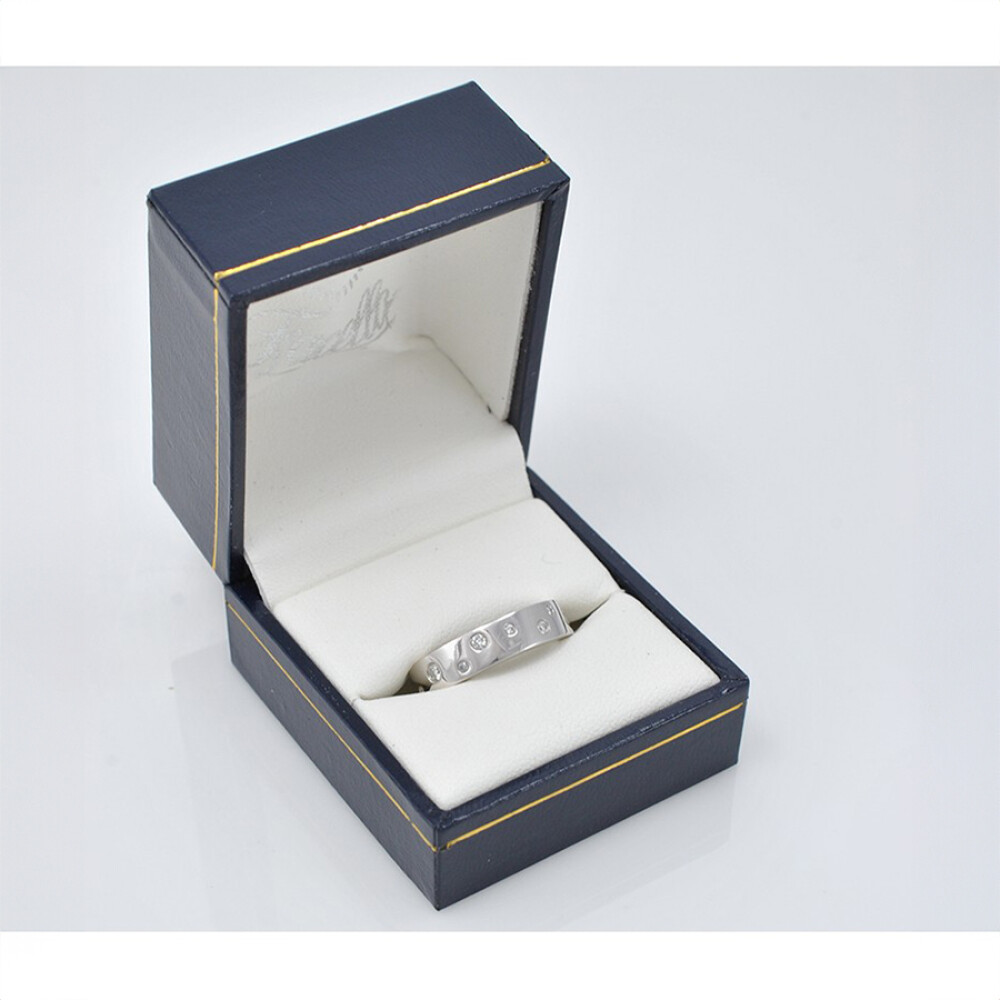 Anillo En Oro 18K Blanco Con Incrustaciones De Brillantes Anillo En Oro 18K Blanco Con Incrustaciones De Brillantes