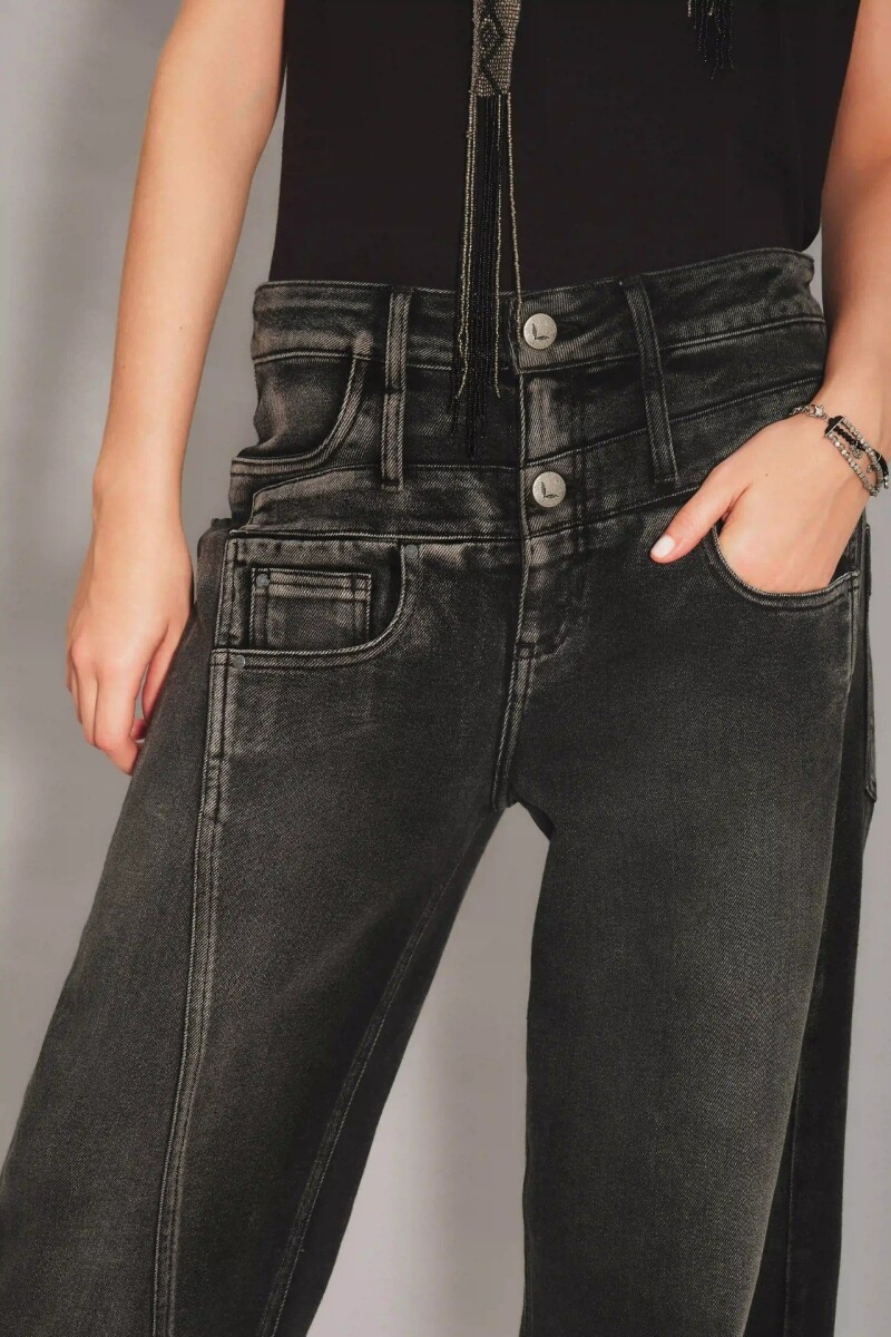 Jean Tomboy Black Negro