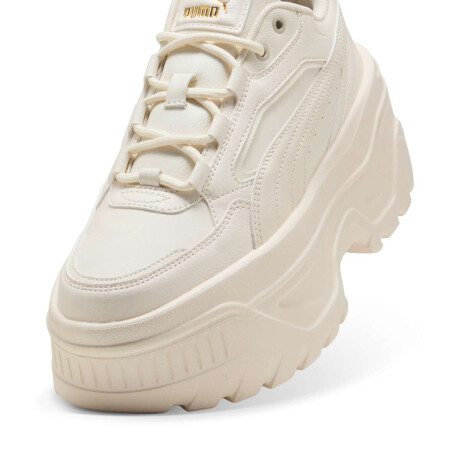 Zapatillas Karmen X-Tra de Mujer Crema