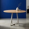 MESA COMEDOR REDONDA - TAPA MADERA CLARA CON PIE EN METAL BLANCO OPACO MESA COMEDOR REDONDA - TAPA MADERA CLARA CON PIE EN METAL BLANCO OPACO