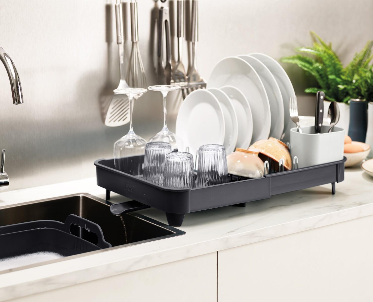 Escurridor de Platos Extensible Joseph Joseph Extend™ Gris - PREVENTA 