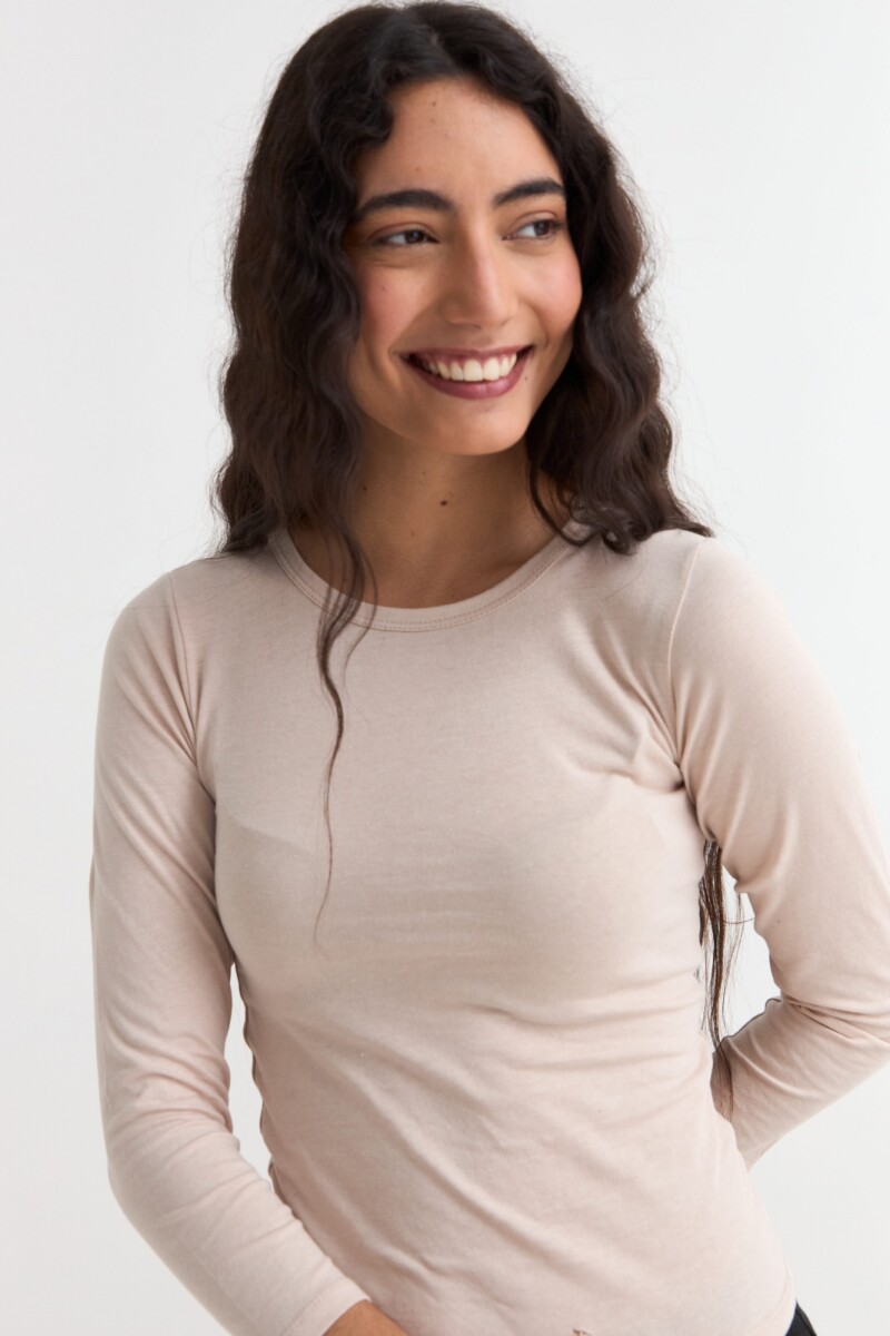 Remera m/l cuello a la base BEIGE