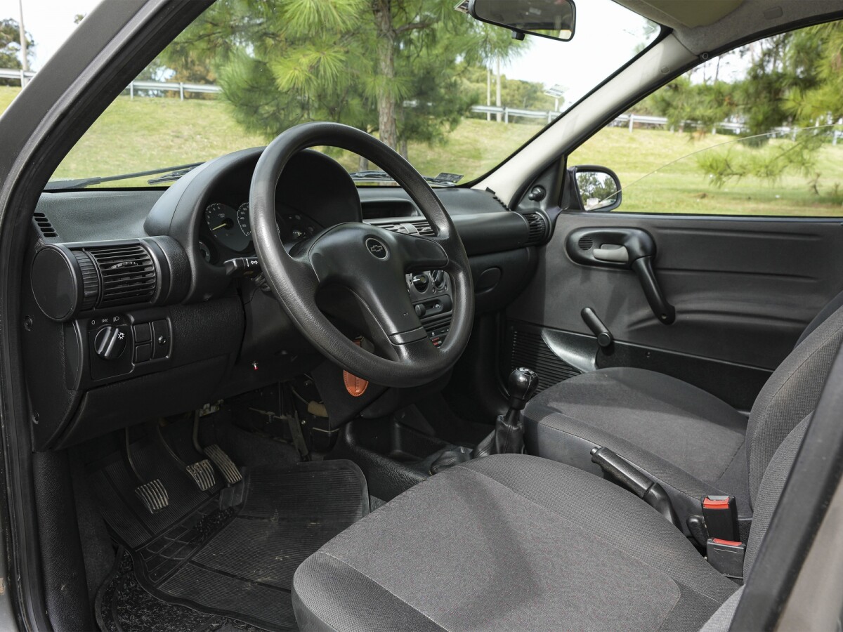 Chevrolet Corsa Super 1.6 AA Dir| Permuta / Financia Chevrolet Corsa Super 1.6 AA Dir| Permuta / Financia