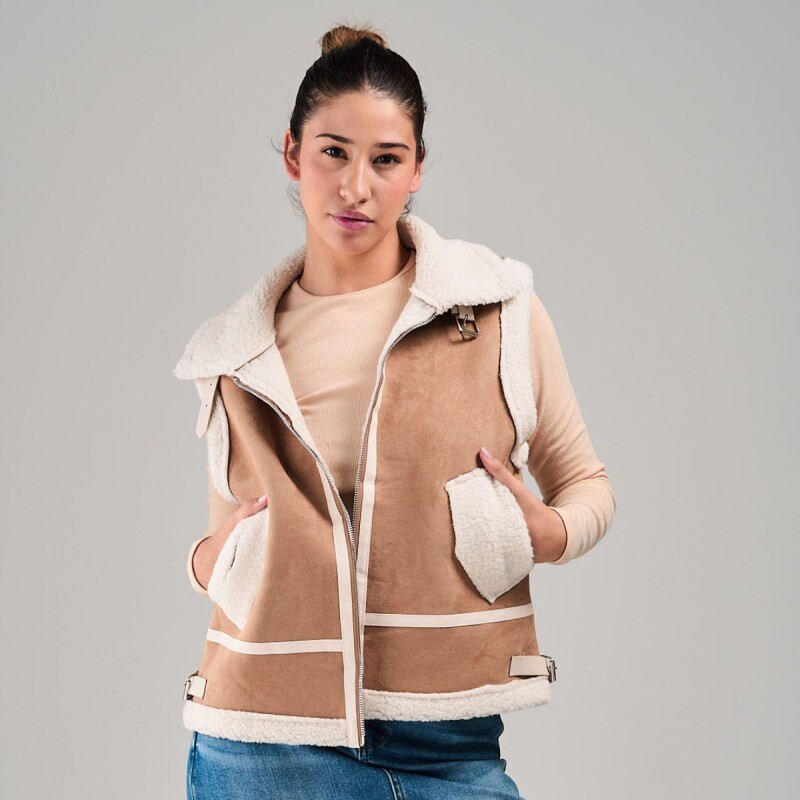 Chaleco con sherpa Slowly Beige