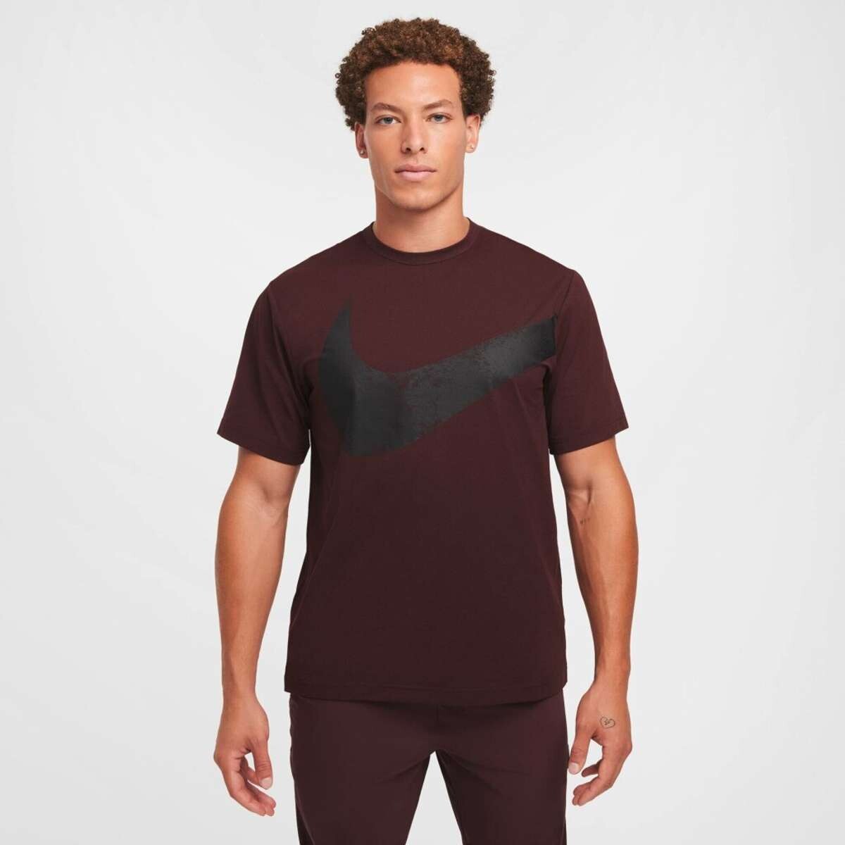 Remera Nike Dri-Fit Hyverse Swoosh Top de Hombre - Rojo 