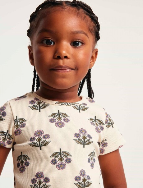 BLUSA CON ESTAMPADO EN TELA ACANALADA BEIGE