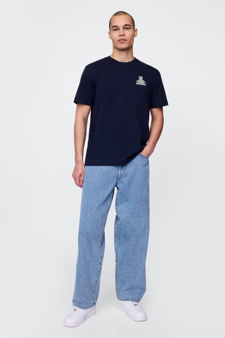 Remera Con Bolsillo Oso Brannan Hombre Navy Uniform