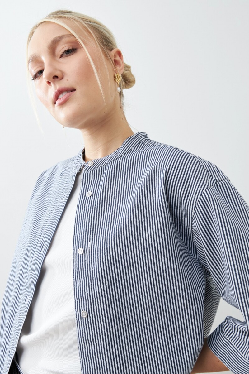 Camisa rayada de jean cuello mao crudo