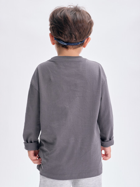 Remera Gris Oscuro