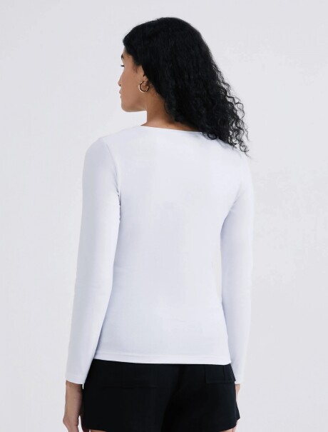 BLUSA BÁSICA DE MANGA LARGA Y CUELLO EN V BLANCO