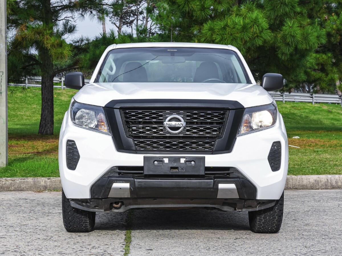 Nissan Frontier NP300 2.5 TDI 4x2| Permuta / Financia Nissan Frontier NP300 2.5 TDI 4x2| Permuta / Financia