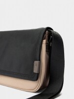 Bolso Bandolera Color Block De Nylon negro