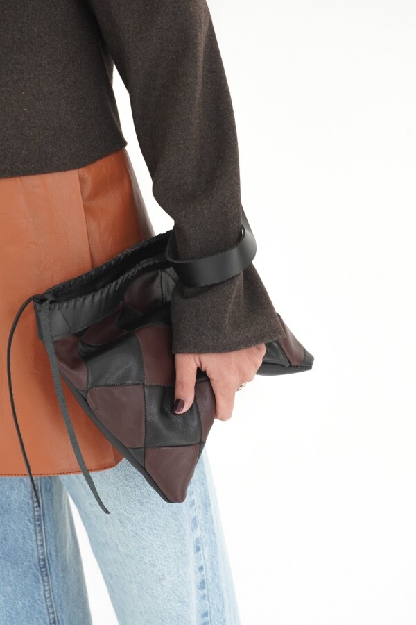 Rombos Cluch Negro / Chocolate