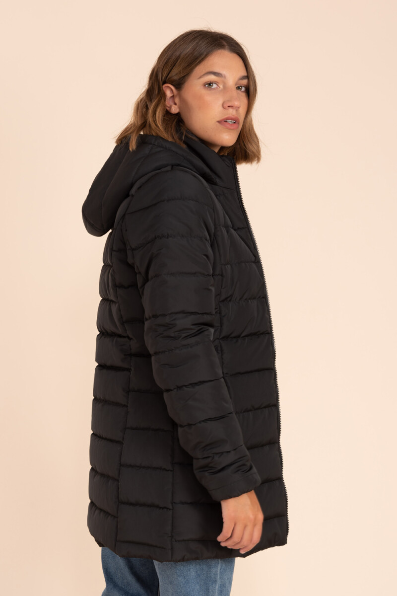 Campera capitoneada larga Negro