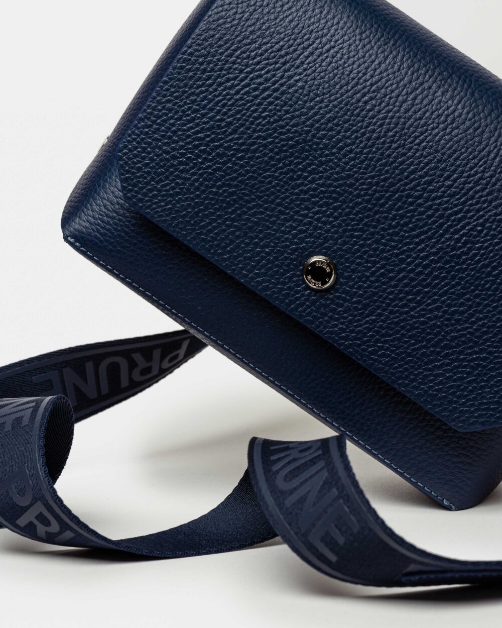 Bandolera Menorca en cuero graneado Marine Blue