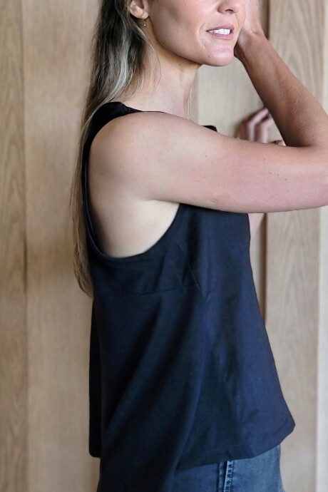 Musculosa Lirio Negro