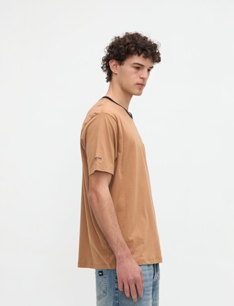 Remera Jay Tostado