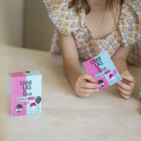Juego de Preguntas Charlas de Mesa Adultos VS Niños ChauPantallas U