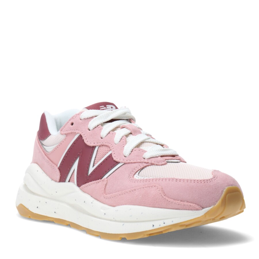 Championes de Mujer New Balance 57/40 Rosado - Bordó