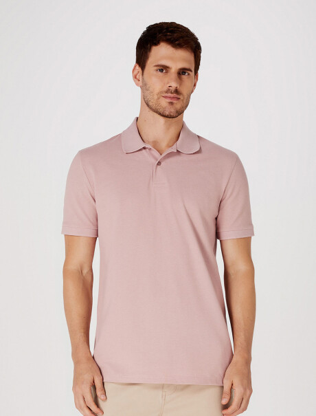 CAMISETA BÁSICA CON CUELLO ROSA