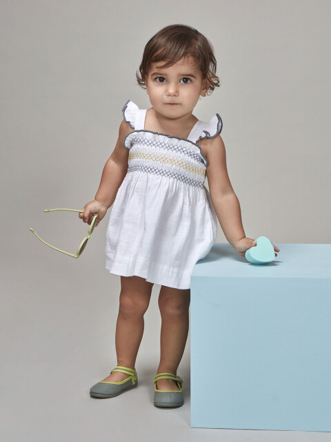Vestido Blanco Con Pespuntes Elasticos Blanco