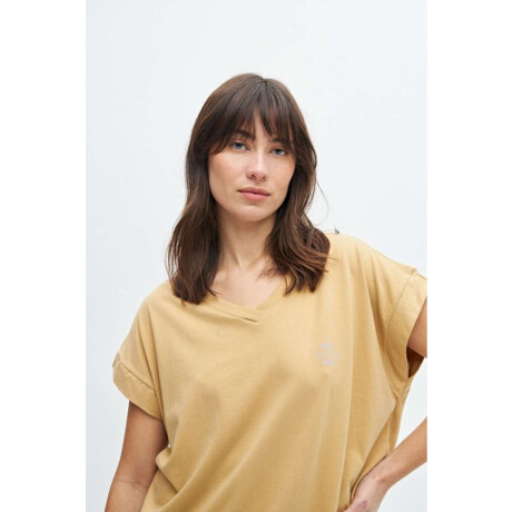 Musculosa básica Famone Dulce de leche