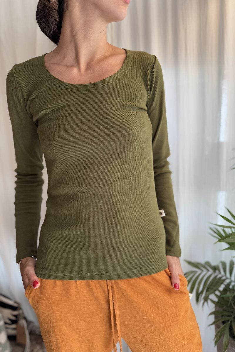 Camiseta en ribs - Verde musgo 