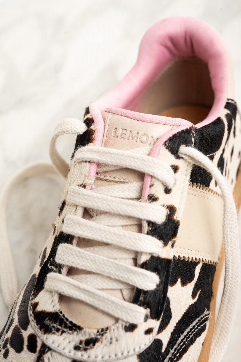 Zapatilla Pelo Animal Print Vaca Marrón