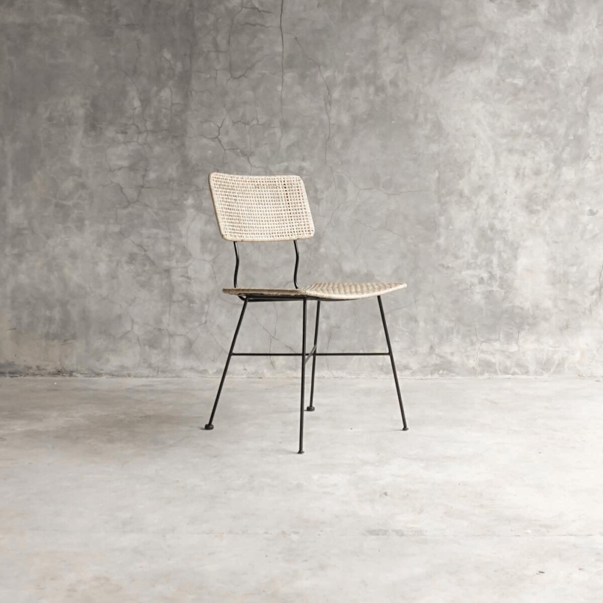 SILLA DE COMEDOR - HIERRO-Y-RATTAN-SINTETICO NATURAL-BEIGE VITTORIA 