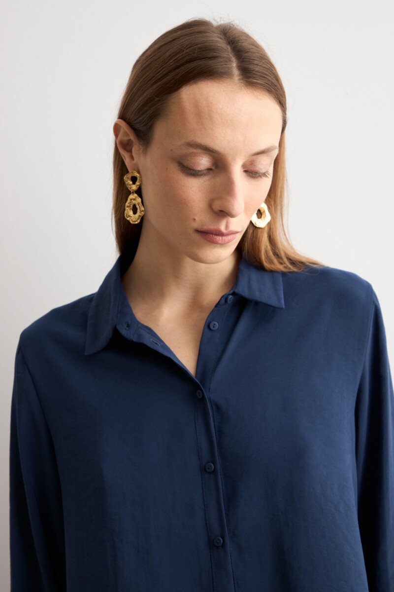 Camisa clasica azul marino