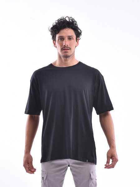 REMERA ESPARTA NEGRO