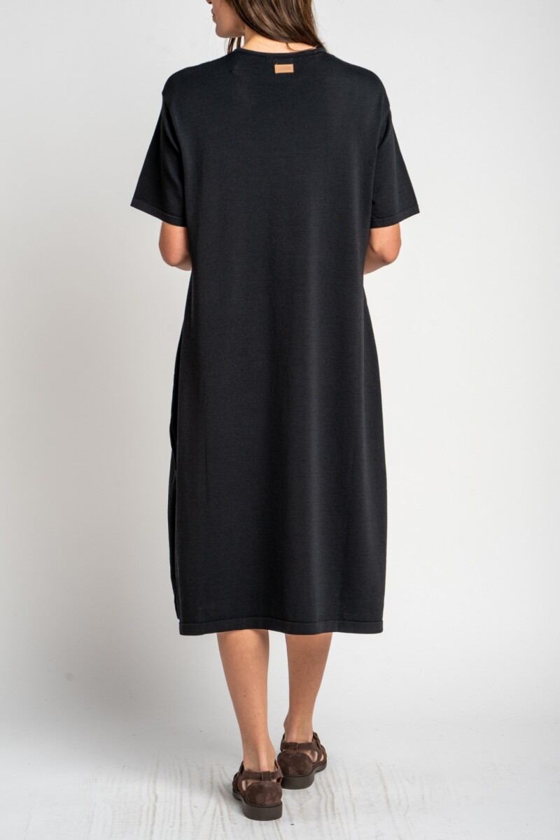 Vestido Tejido Con Bordado Negro