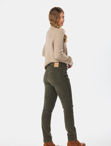 PANTALON DE PANA CON SPANDEX Verde