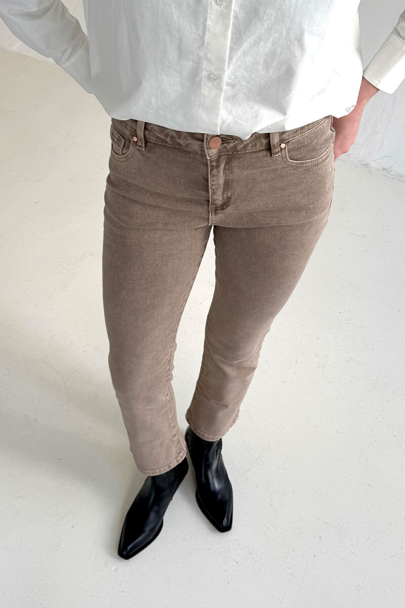 Nust Beige