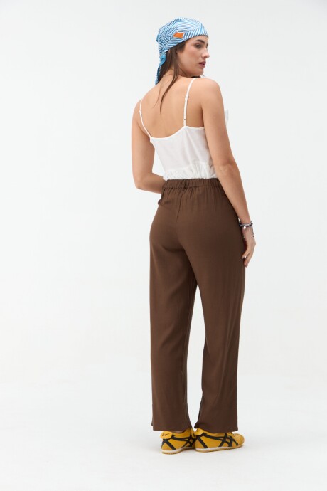 PANTALÓN GARDENIA Marrón
