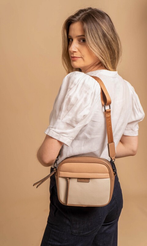 BANDOLERA PALMA MANTECA NUEZ Y MAUVE